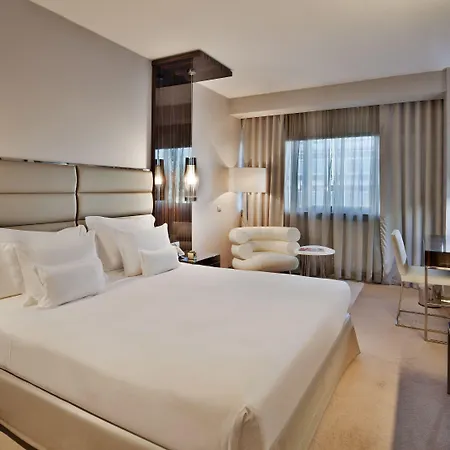 Готель Altis Grand 5*